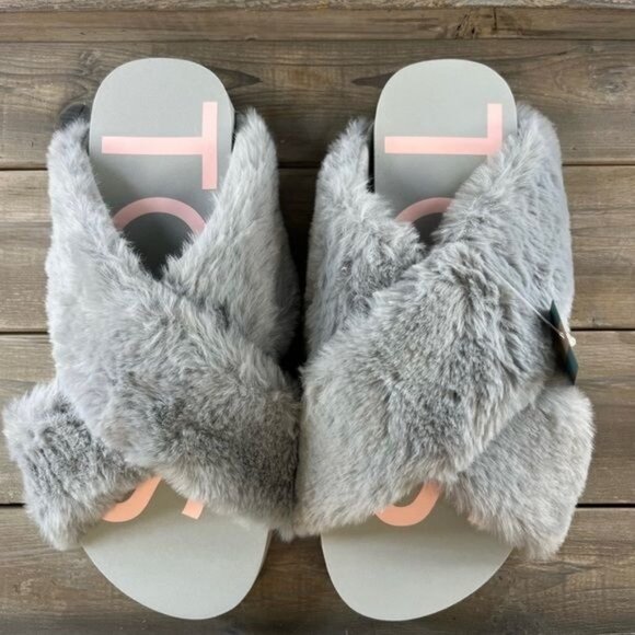 NIB TOMS Women's Susie Eva Slides Gray Faux Fur Fuzzy Cozy Slippers - Picture 2 of 9
